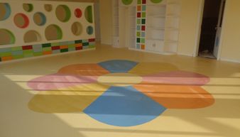 幼兒園pvc塑膠地板防污抗菌人體工程學解析